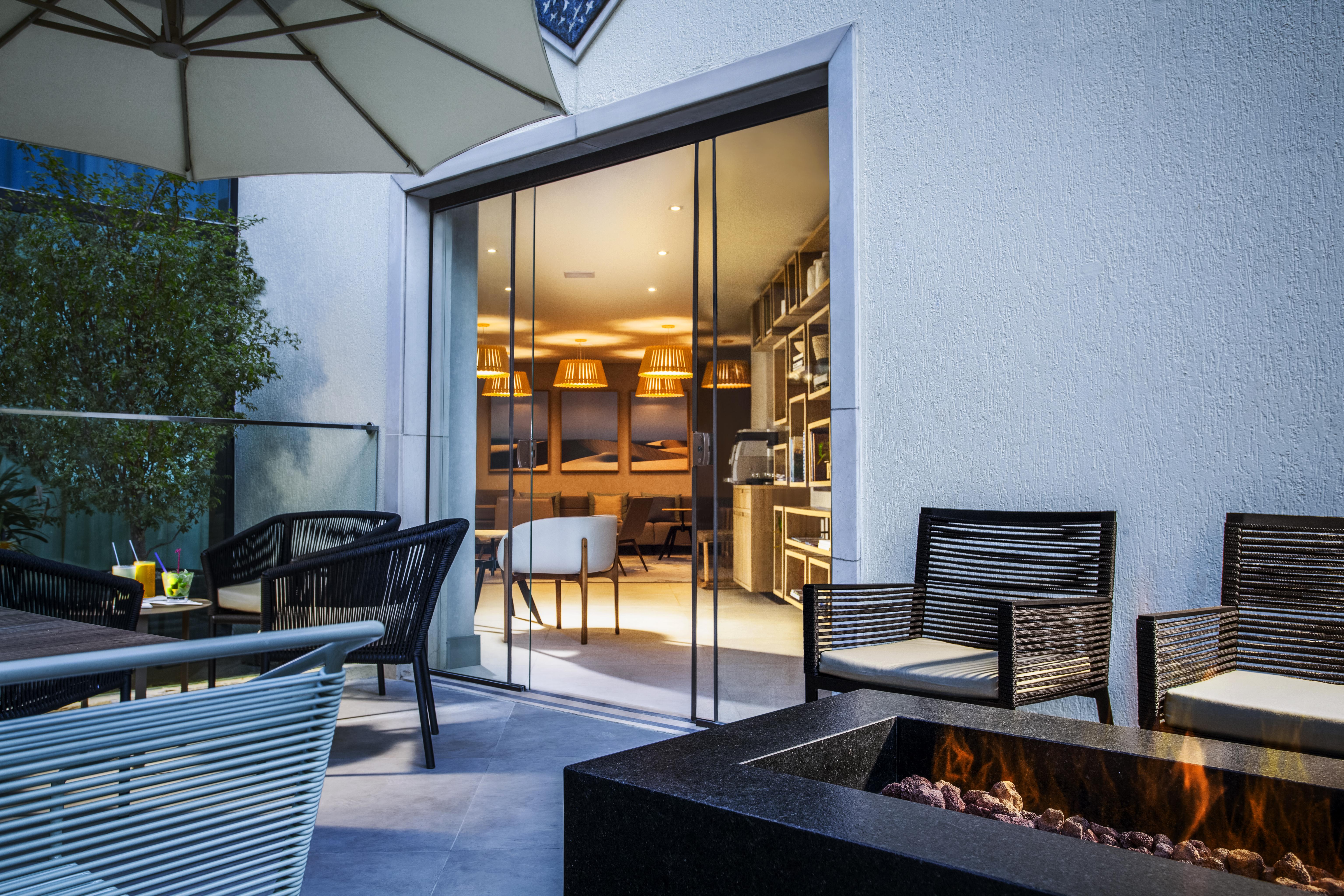Radisson Oscar Freire Hotel São Paulo Ngoại thất bức ảnh The Terrace at The Hari